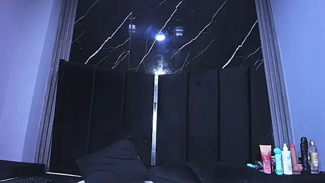 queenstarhy online show from 04/23/26, 02:35