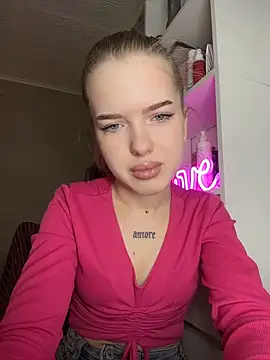 Snapshot of KayShaw chatting on 03/04/26, 06:08 KayShaw online show from 03/04/26, 06:08