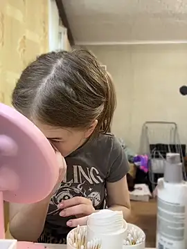 Snapshot of KayShaw chatting on 06/19/26, 02:27 KayShaw online show from 06/19/26, 02:27
