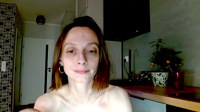 Snapshot of misssweet chatting on 06/18/26, 09:52 misssweet online show from 06/18/26, 09:52