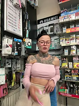 SkinnyLilly online show from 07/01/26, 07:02