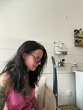 SkinnyLilly online show from 07/02/26, 04:57
