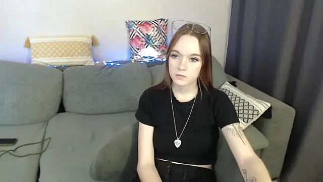 SunyLily online show from 04/13/26, 06:41