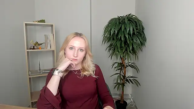 Snapshot of CatarinaGulla chatting on 03/04/26, 09:15 CatarinaGulla online show from 03/04/26, 09:15