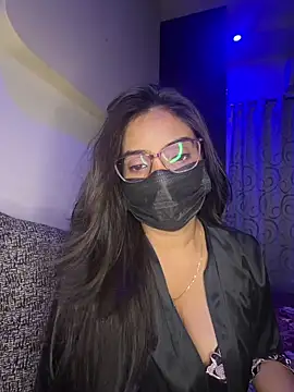 nikki catz online show from 04/18/26, 07:07