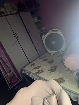 hot-cumplay online show from 04/24/26, 07:11