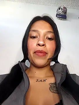 Snapshot of Candy-Blu chatting on 03/20/26, 06:57 Candy-Blu online show from 03/20/26, 06:57