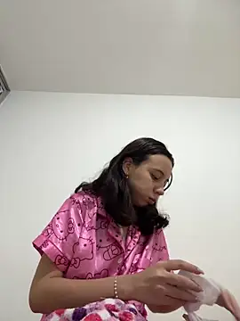 Snapshot of Nicole_Cute04 chatting on 07/01/26, 04:25 Nicole Cute04 online show from 07/01/26, 04:25