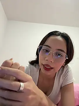 Snapshot of Nicole_Cute04 chatting on 07/26/26, 05:04 Nicole Cute04 online show from 07/26/26, 05:04
