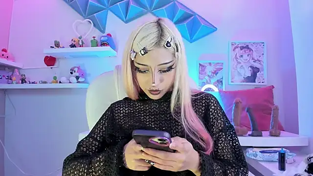 nemesis castel  online show from 04/04/26, 02:36