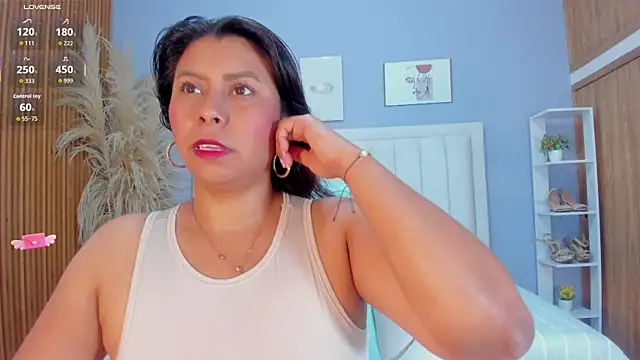 Anthonella Lux online show from 03/30/26, 12:17