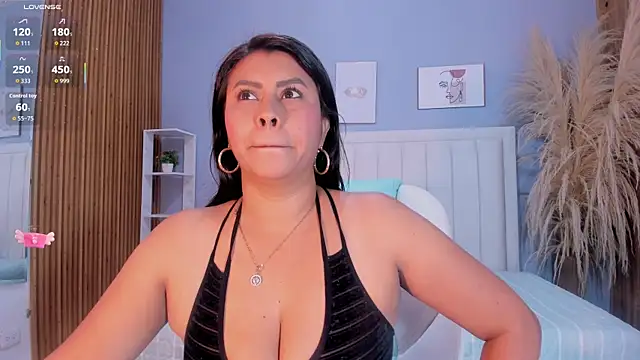 Anthonella Lux online show from 04/18/26, 12:20