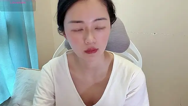 Snapshot of jinxiyao01 chatting on 07/14/26, 02:38 jinxiyao01 online show from 07/14/26, 02:38
