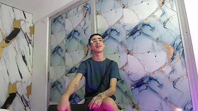 SKYN MAN online show from 04/23/26, 07:30