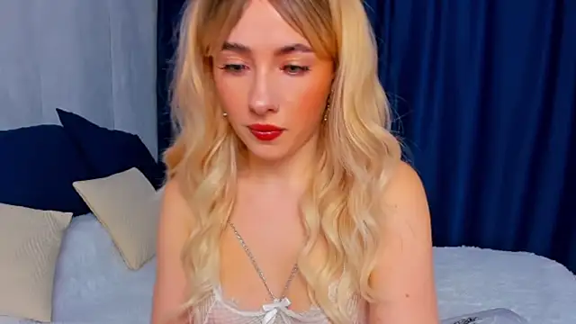 Aria Montclair online show from 04/19/26, 05:07