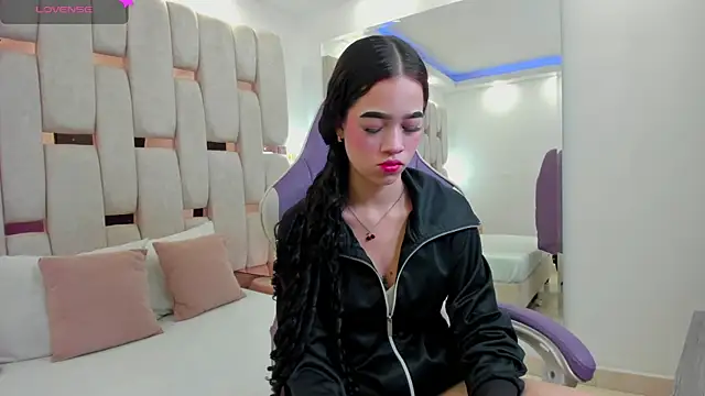 georgina kloss  online show from 04/08/26, 04:29