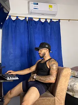 Snapshot of Kenny_romano chatting on 03/04/26, 12:22 Kenny romano online show from 03/04/26, 12:22