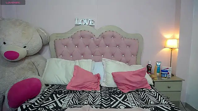 skinny hailey online show from 03/26/26, 03:39