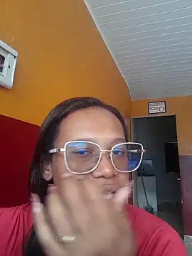 Snapshot of Sraveneno chatting on 06/20/26, 12:52 Sraveneno online show from 06/20/26, 12:52