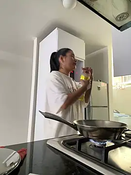 Sweetroseof online show from 04/13/26, 03:39