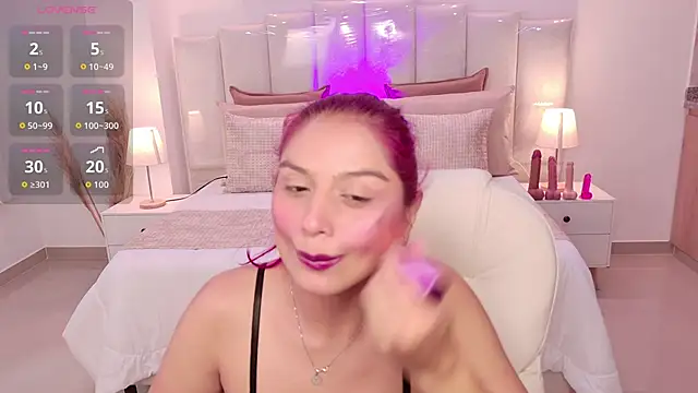 Snapshot of Raven-reyess chatting on 05/02/26, 09:53 Raven-reyess online show from 05/02/26, 09:53