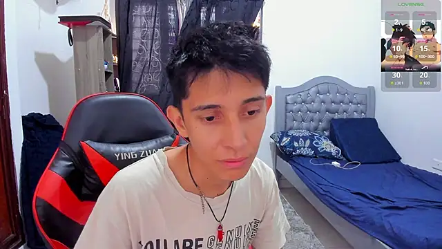 Snapshot of gomitaboy1 chatting on 05/17/26, 04:25 gomitaboy1 online show from 05/17/26, 04:25
