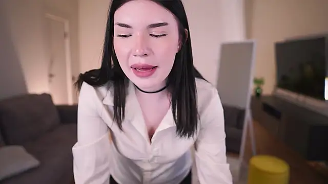 JennyHardy online show from 04/08/26, 01:11