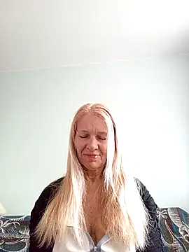 ViktoriaSexi1 online show from 04/22/26, 12:07