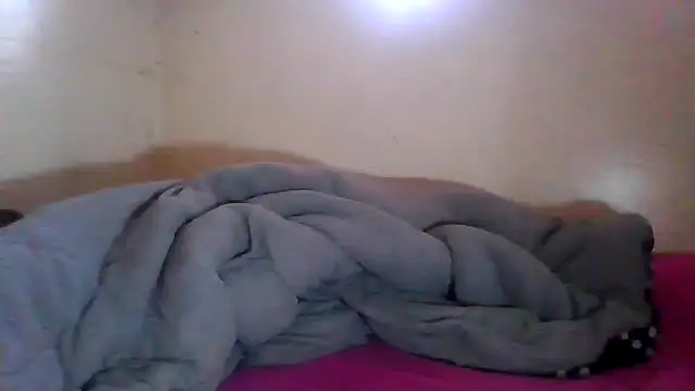 Snapshot of simphiwe23 chatting on 07/06/26, 05:15 simphiwe23 online show from 07/06/26, 05:15