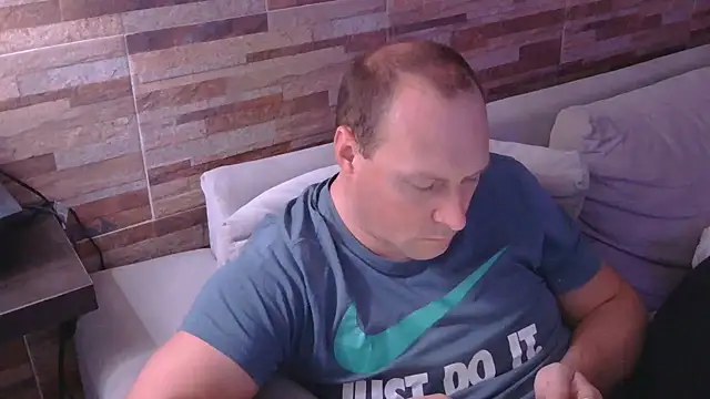 lustonfan online show from 04/23/26, 01:40