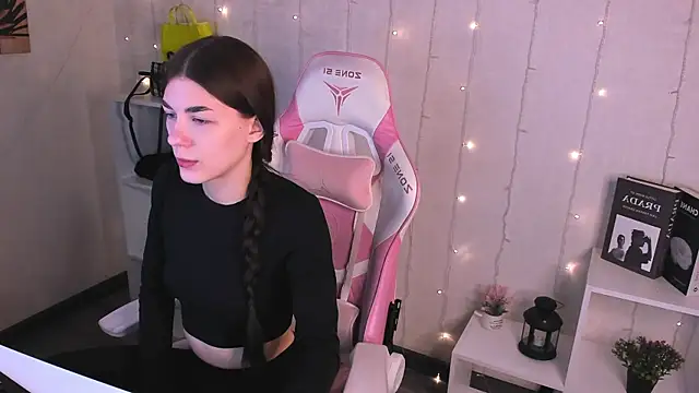 LunaRossaa online show from 03/09/26, 11:53