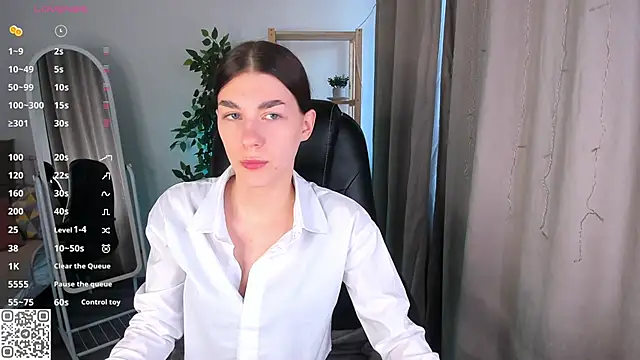 LunaRossaa online show from 06/09/26, 12:00