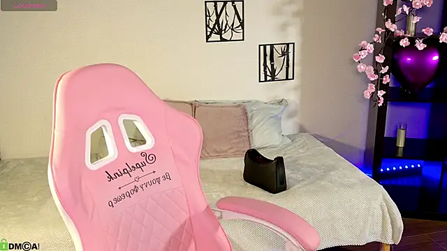 Sugar Kitten12 online show from 04/13/26, 01:00