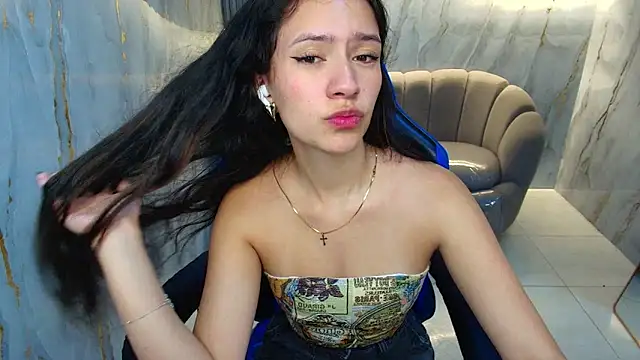 Snapshot of candy_sky_r chatting on 05/27/26, 03:03 candy sky r online show from 05/27/26, 03:03