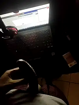 Snapshot of clayto77 chatting on 03/04/26, 06:03 clayto77 online show from 03/04/26, 06:03