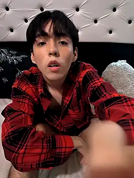 Lucca  555 online show from 03/26/26, 05:51