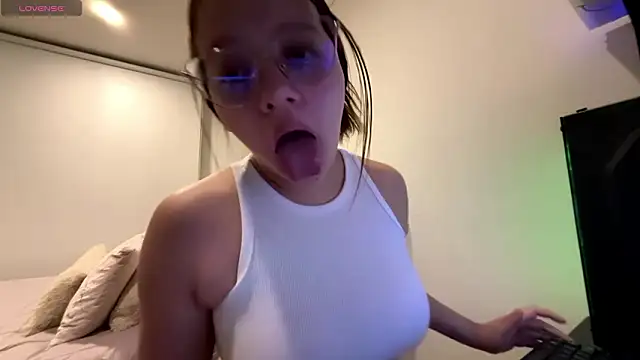 Sarahhh 0 online show from 03/22/26, 02:37