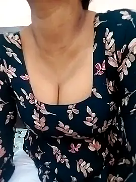 Punam-gupta1 online show from 03/05/26, 04:52