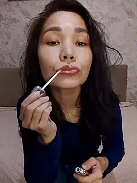HollyXMolly online show from 03/18/26, 05:49