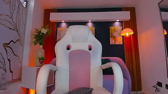 Snapshot of Ikaika_Kalani chatting on 03/20/26, 01:05 Ikaika Kalani online show from 03/20/26, 01:05