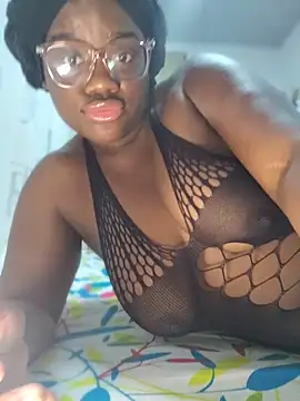 YourLiaa  online show from 04/05/26, 07:05