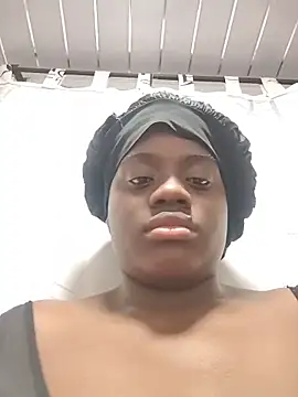 YourLiaa  online show from 04/19/26, 05:07