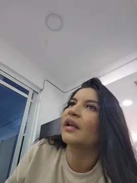 Pretty Julieta online show from 04/02/26, 09:12