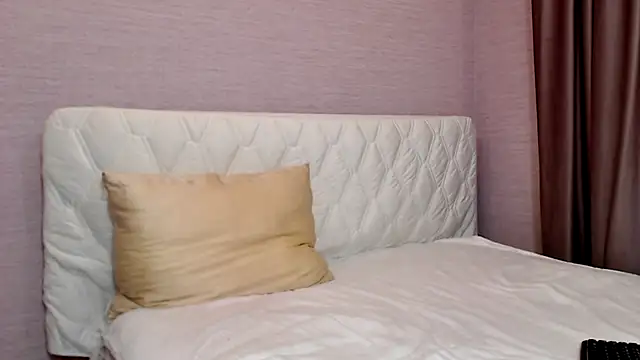 PrettyTayaOne online show from 06/10/26, 06:12