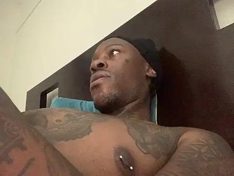 bigyenwood online show from 04/24/26, 01:41