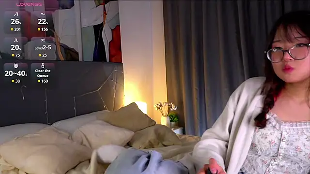 NelleMihalko online show from 04/18/26, 11:47