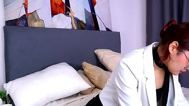 Snapshot of NelleMihalko chatting on 07/11/26, 01:25 NelleMihalko online show from 07/11/26, 01:25