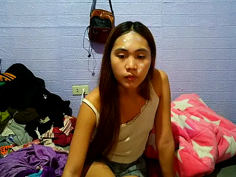 Snapshot of aina2003 chatting on 05/31/26, 04:20 aina2003 online show from 05/31/26, 04:20