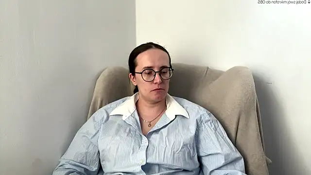 Snapshot of SofiaTease chatting on 05/20/26, 04:13 SofiaTease online show from 05/20/26, 04:13