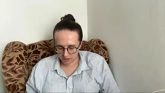 Snapshot of SofiaTease chatting on 06/16/26, 02:30 SofiaTease online show from 06/16/26, 02:30